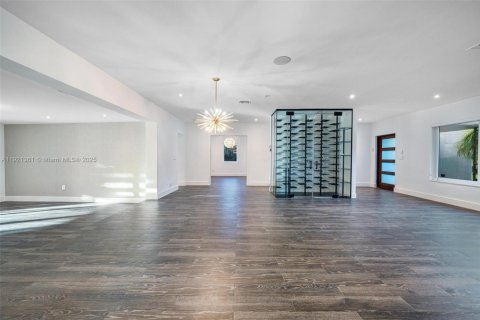 House in Miami Shores, Florida 3 bedrooms, 279.45 sq.m. № 2082728 - photo 29