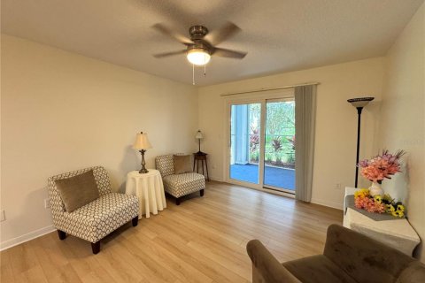 Condo in Lake Mary, Florida, 2 bedrooms  № 1817522 - photo 4