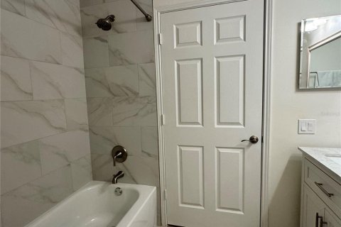 Condo in Lake Mary, Florida, 2 bedrooms  № 1817522 - photo 14