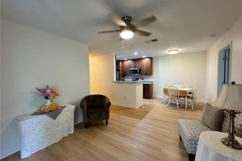 Condo in Lake Mary, Florida, 2 bedrooms  № 1817522 - photo 6