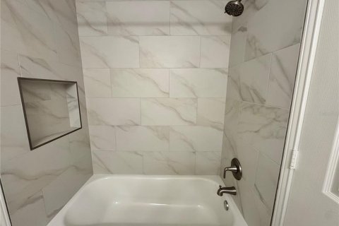 Condo in Lake Mary, Florida, 2 bedrooms  № 1817522 - photo 15