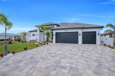 Villa ou maison à Cape Coral, Floride 3 chambres, 224.45 m2 № 2017408