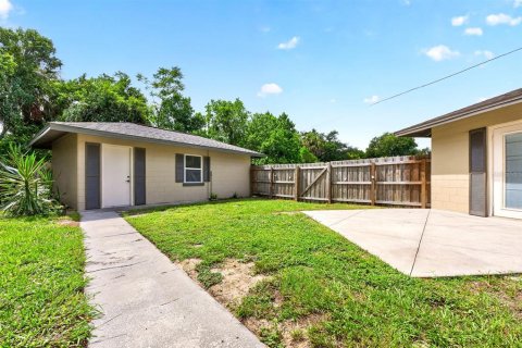 House in Mount Dora, Florida 4 bedrooms, 151.99 sq.m. № 2393454 - photo 27
