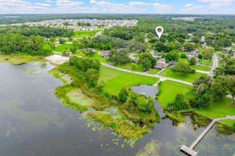 House in Mount Dora, Florida 4 bedrooms, 151.99 sq.m. № 2393454 - photo 3
