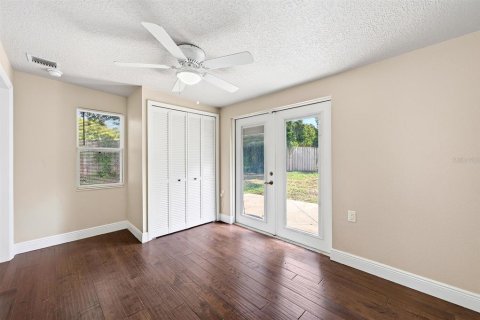 House in Mount Dora, Florida 4 bedrooms, 151.99 sq.m. № 2393454 - photo 24