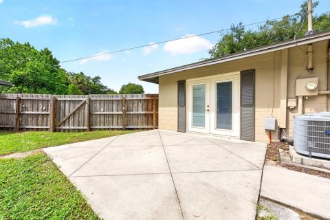 House in Mount Dora, Florida 4 bedrooms, 151.99 sq.m. № 2393454 - photo 28