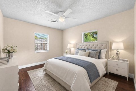 House in Mount Dora, Florida 4 bedrooms, 151.99 sq.m. № 2393454 - photo 20