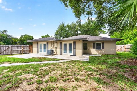 House in Mount Dora, Florida 4 bedrooms, 151.99 sq.m. № 2393454 - photo 29
