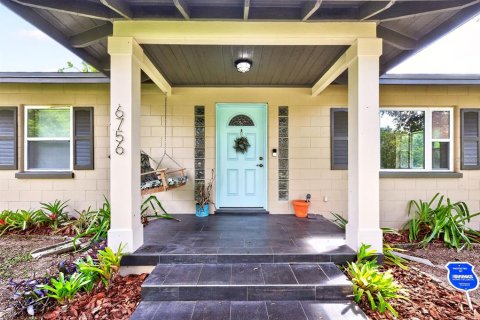 House in Mount Dora, Florida 4 bedrooms, 151.99 sq.m. № 2393454 - photo 4