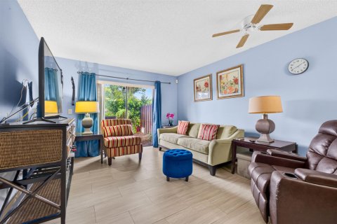 Townhouse in Miramar, Florida 3 bedrooms, 96.62 sq.m. № 2376404 - photo 25