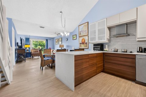Townhouse in Miramar, Florida 3 bedrooms, 96.62 sq.m. № 2376404 - photo 15