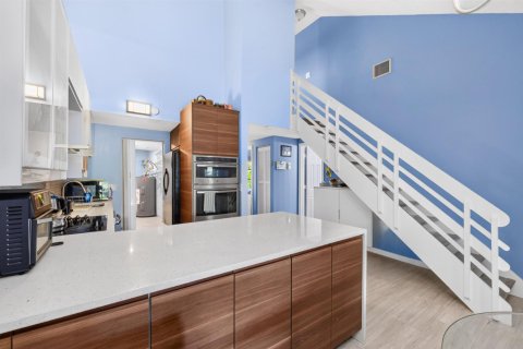 Townhouse in Miramar, Florida 3 bedrooms, 96.62 sq.m. № 2376404 - photo 17