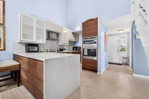 Townhouse in Miramar, Florida 3 bedrooms, 96.62 sq.m. № 2376404 - photo 16