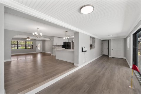 Casa en venta en Lakeland, Florida, 4 dormitorios, 185.8 m2 № 2230645 - foto 6
