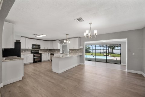 Casa en venta en Lakeland, Florida, 4 dormitorios, 185.8 m2 № 2230645 - foto 7