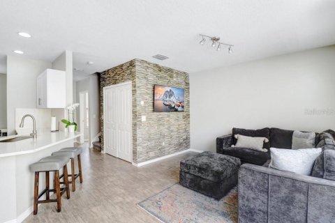 Townhouse in Tampa, Florida 2 bedrooms, 118.54 sq.m. № 2237175 - photo 6