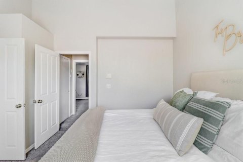 Townhouse in Tampa, Florida 2 bedrooms, 118.54 sq.m. № 2237175 - photo 19