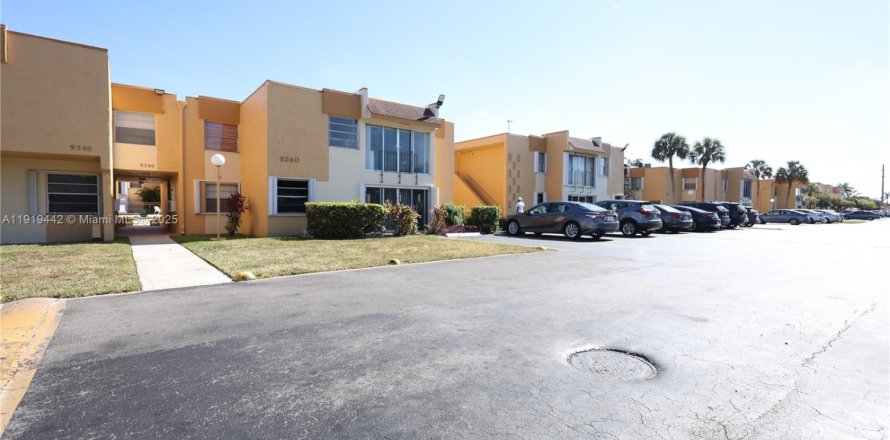 Condo in Miami, Florida, 2 bedrooms  № 1974572