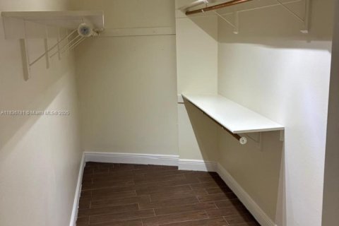 Copropriété à louer à Miami, Floride: 2 chambres, 115.94 m2 № 1821823 - photo 12