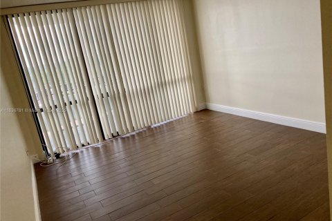 Copropriété à louer à Miami, Floride: 2 chambres, 115.94 m2 № 1821823 - photo 9
