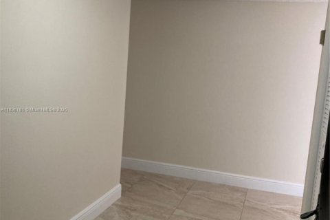 Copropriété à louer à Miami, Floride: 2 chambres, 115.94 m2 № 1821823 - photo 4