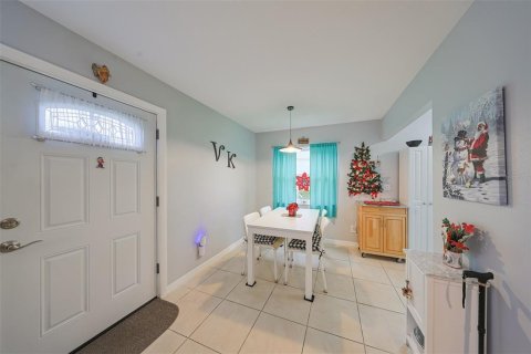 Condo in Sun City Center, Florida, 2 bedrooms  № 1535824 - photo 8