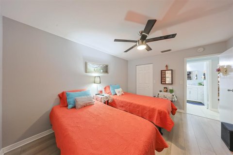 Condo in Sun City Center, Florida, 2 bedrooms  № 1535824 - photo 15