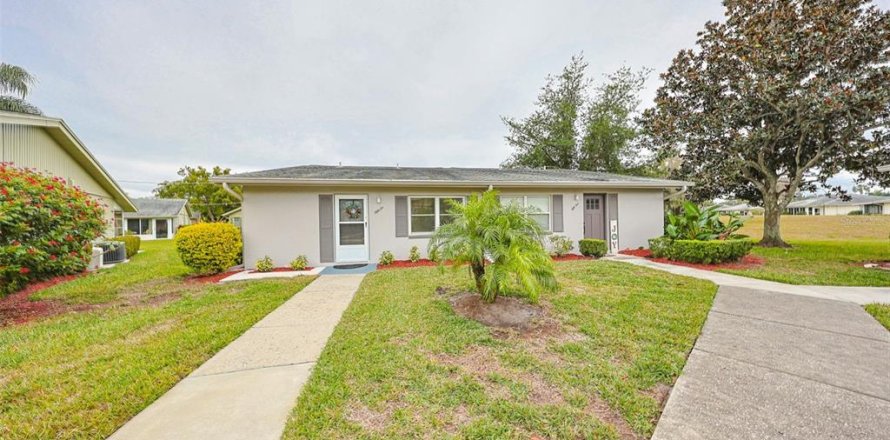 Condo in Sun City Center, Florida, 2 bedrooms № 1535824