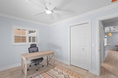 House in Palm Harbor, Florida 3 bedrooms, 174.19 sq.m. № 2209620 - photo 26