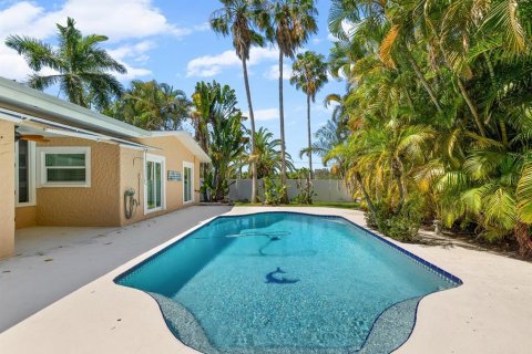 House in Palm Harbor, Florida 3 bedrooms, 174.19 sq.m. № 2209620 - photo 30