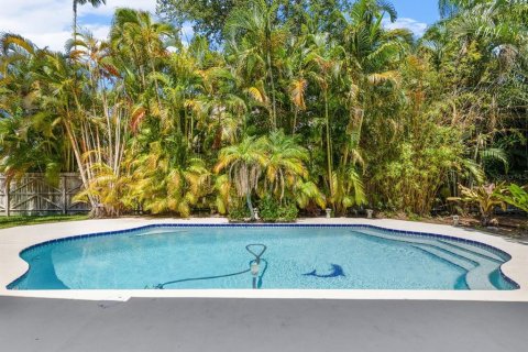 House in Palm Harbor, Florida 3 bedrooms, 174.19 sq.m. № 2209620 - photo 29
