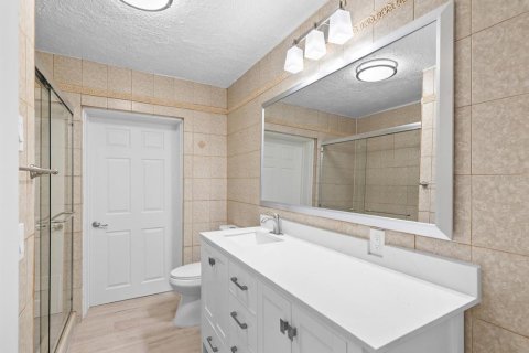 House in Palm Harbor, Florida 3 bedrooms, 174.19 sq.m. № 2209620 - photo 27