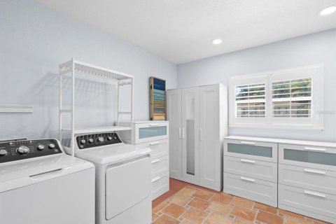 House in Palm Harbor, Florida 3 bedrooms, 174.19 sq.m. № 2209620 - photo 22