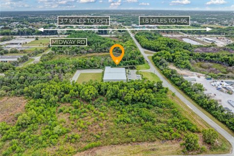 Propiedad comercial en venta en St. Lucie, Florida № 2062157 - foto 2