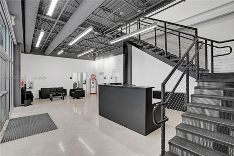 Propiedad comercial en venta en St. Lucie, Florida № 2062157 - foto 8