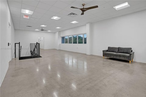 Propiedad comercial en venta en St. Lucie, Florida № 2062157 - foto 28