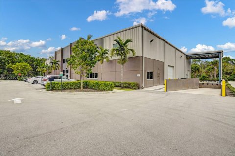 Propiedad comercial en venta en St. Lucie, Florida № 2062157 - foto 4