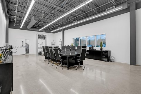 Propiedad comercial en venta en St. Lucie, Florida № 2062157 - foto 12