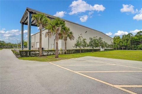 Propiedad comercial en venta en St. Lucie, Florida № 2062157 - foto 6