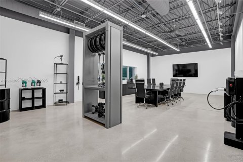 Propiedad comercial en venta en St. Lucie, Florida № 2062157 - foto 11