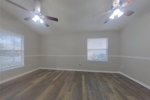 Casa en alquiler en New Port Richey, Florida, 4 dormitorios, 212.47 m2 № 1910957 - foto 3