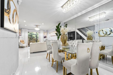 Touwnhouse à vendre à Coral Springs, Floride: 3 chambres, 120.77 m2 № 1936031 - photo 2