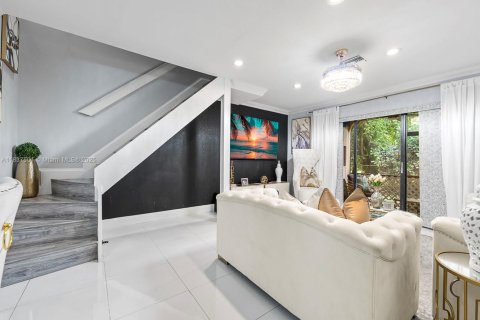 Touwnhouse à vendre à Coral Springs, Floride: 3 chambres, 120.77 m2 № 1936031 - photo 4