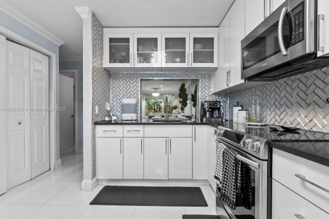 Touwnhouse à vendre à Coral Springs, Floride: 3 chambres, 120.77 m2 № 1936031 - photo 12