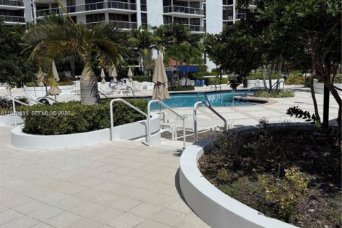 Estudio en el Condominio en Aventura, Florida  № 2031065