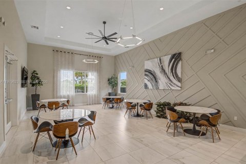 Touwnhouse à vendre à Florida City, Floride: 3 chambres, 140.47 m2 № 2046351 - photo 7