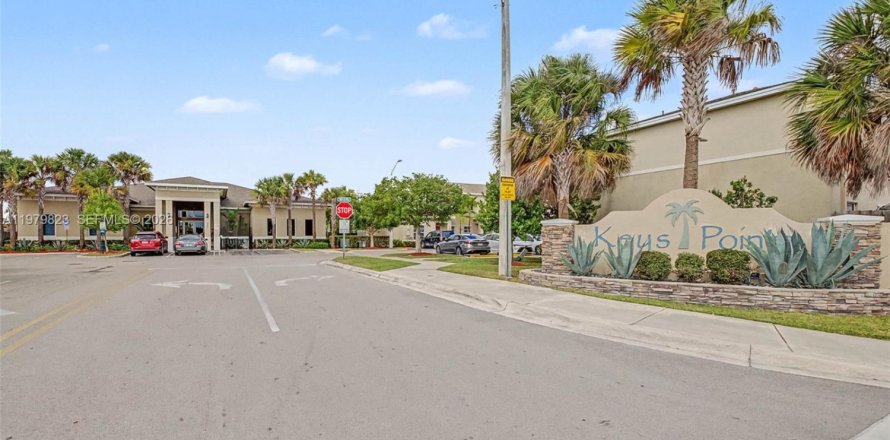 Touwnhouse à Florida City, Floride 3 chambres, 140.47 m2 № 2046351