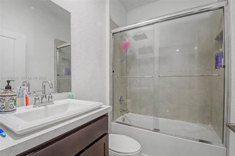 Touwnhouse à vendre à Florida City, Floride: 3 chambres, 140.47 m2 № 2046351 - photo 11