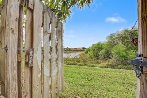 Touwnhouse à vendre à Florida City, Floride: 3 chambres, 140.47 m2 № 2046351 - photo 9