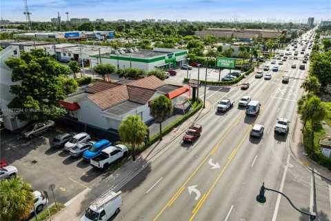 Propiedad comercial en venta en Miami, Florida № 1981051 - foto 4